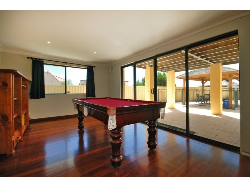 494 Shenton Ave, Iluka WA 6028