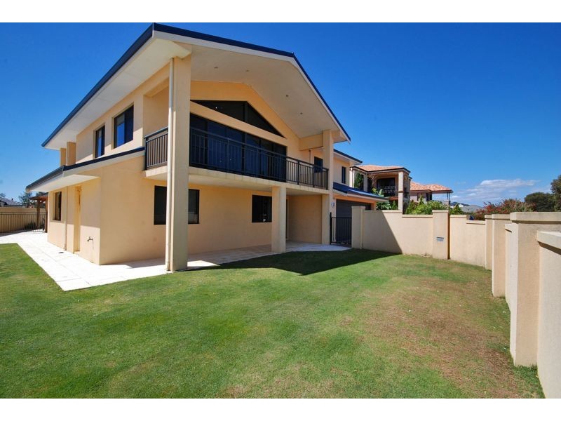 494 Shenton Ave, Iluka WA 6028