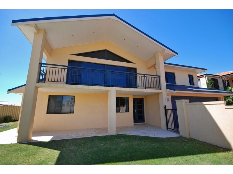 494 Shenton Ave, Iluka WA 6028