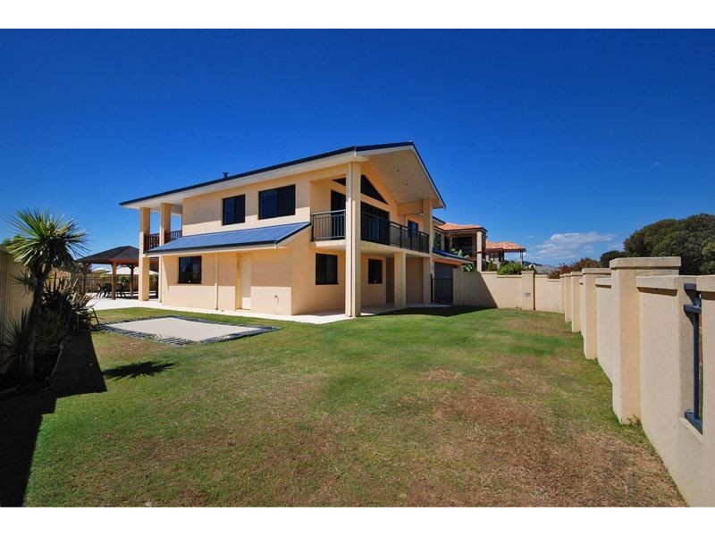 494 Shenton Ave, Iluka WA 6028