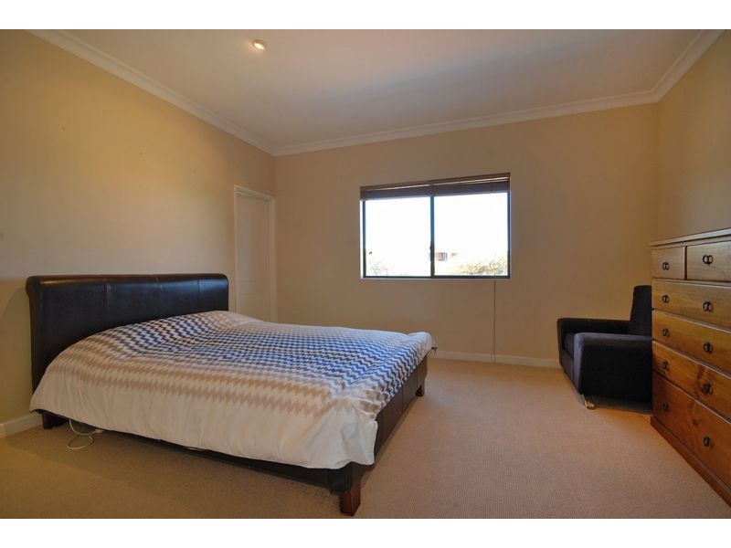 494 Shenton Ave, Iluka WA 6028