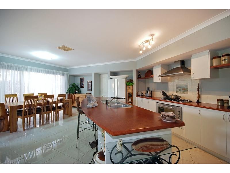 6 Turnwood Vista, Wanneroo WA 6065