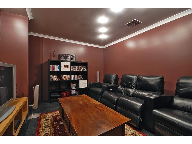 1 Bonvin Gardens, Tapping WA 6065