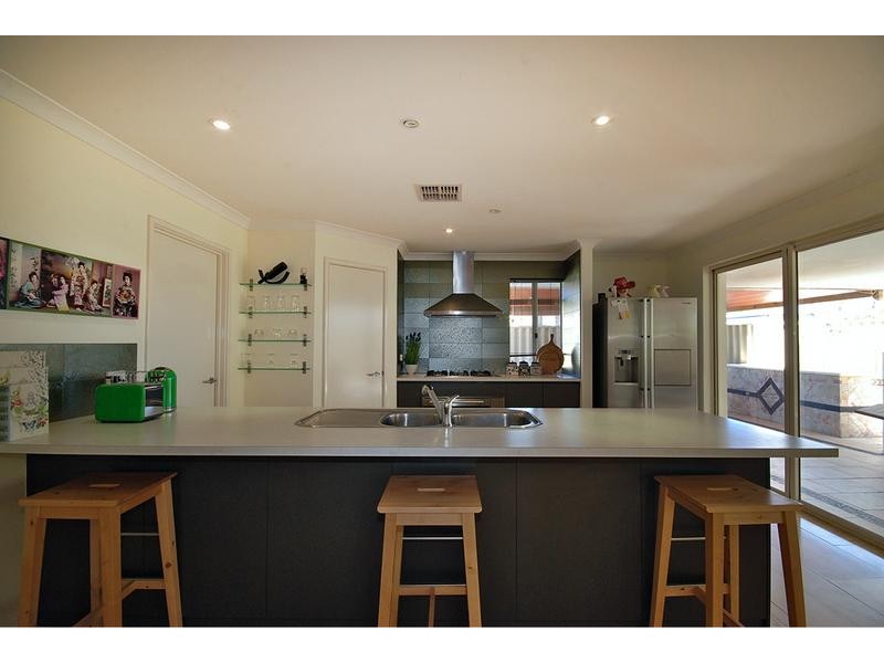 1 Bonvin Gardens, Tapping WA 6065