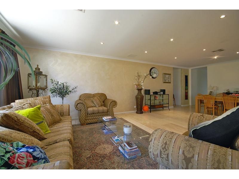 1 Bonvin Gardens, Tapping WA 6065