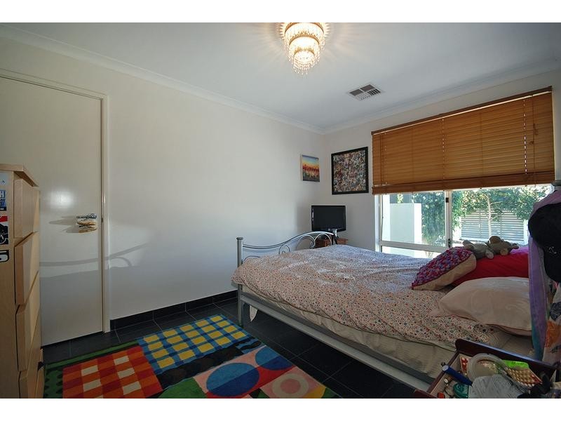 1 Bonvin Gardens, Tapping WA 6065