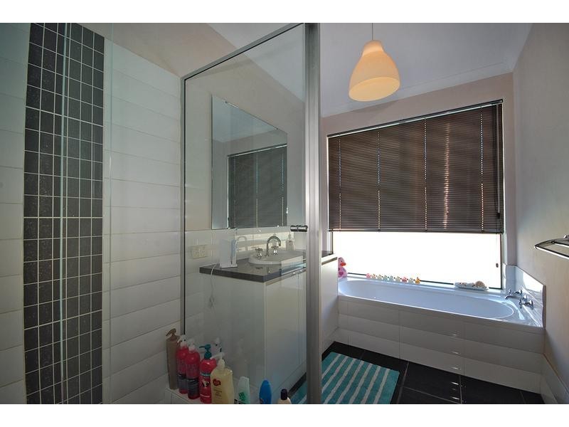 1 Bonvin Gardens, Tapping WA 6065