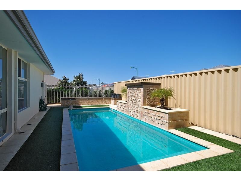 1 Bonvin Gardens, Tapping WA 6065