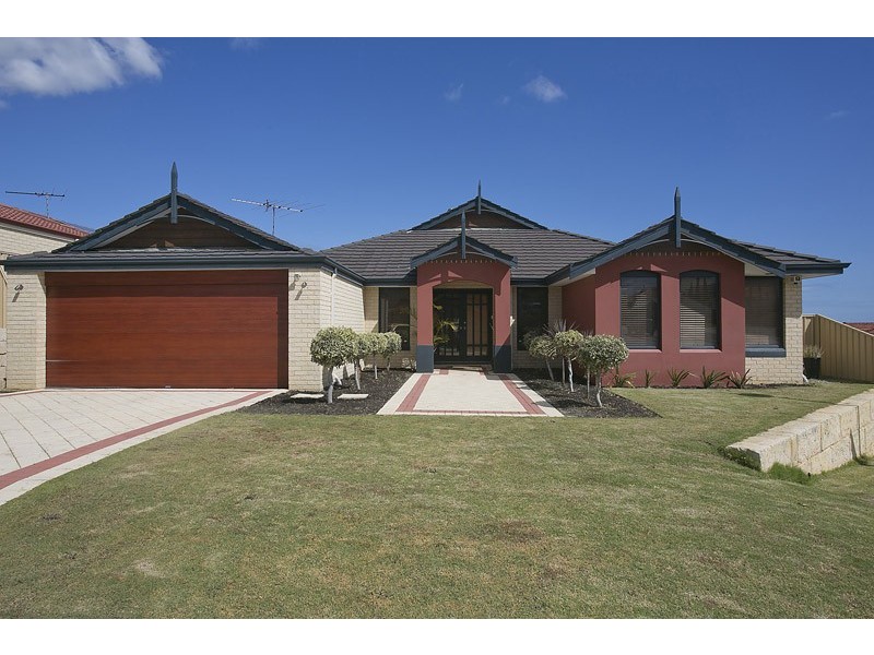 2 Memphis Ridge, Hocking WA 6065