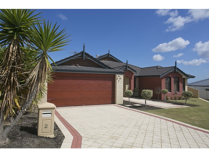 2 Memphis Ridge, Hocking WA 6065