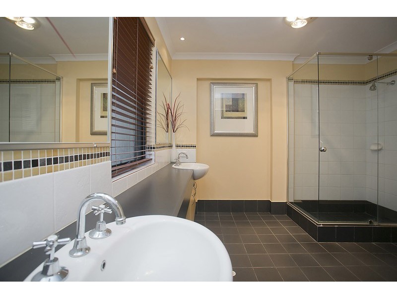 2 Memphis Ridge, Hocking WA 6065