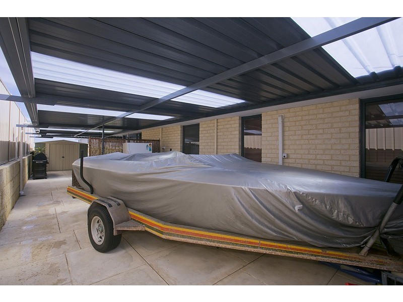 2 Memphis Ridge, Hocking WA 6065