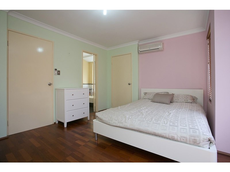 2 Memphis Ridge, Hocking WA 6065