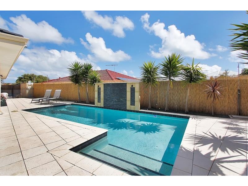 77 Weymouth Boulevard, Quinns Rocks WA 6030