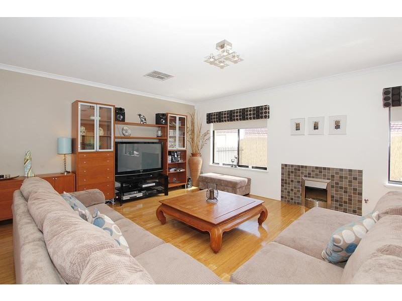 77 Weymouth Boulevard, Quinns Rocks WA 6030