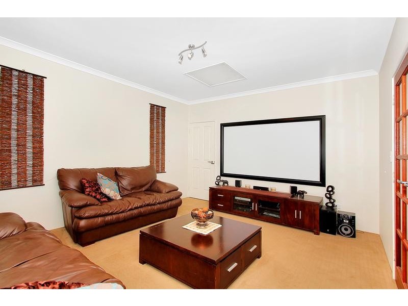 77 Weymouth Boulevard, Quinns Rocks WA 6030