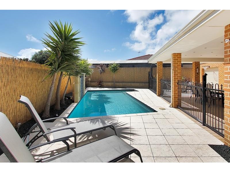 77 Weymouth Boulevard, Quinns Rocks WA 6030
