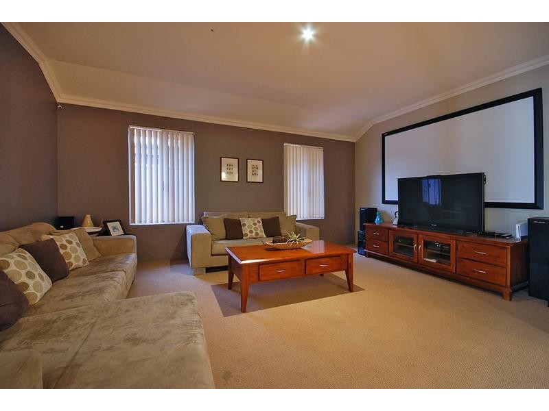39 Brightlands Circuit, Carramar WA 6031