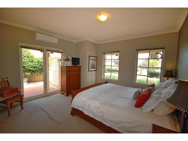 39 Brightlands Circuit, Carramar WA 6031