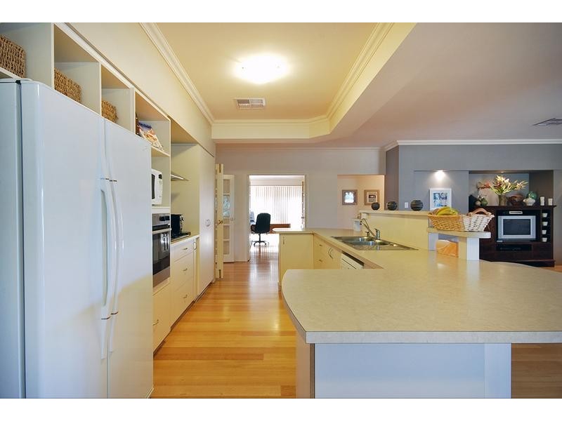 39 Brightlands Circuit, Carramar WA 6031