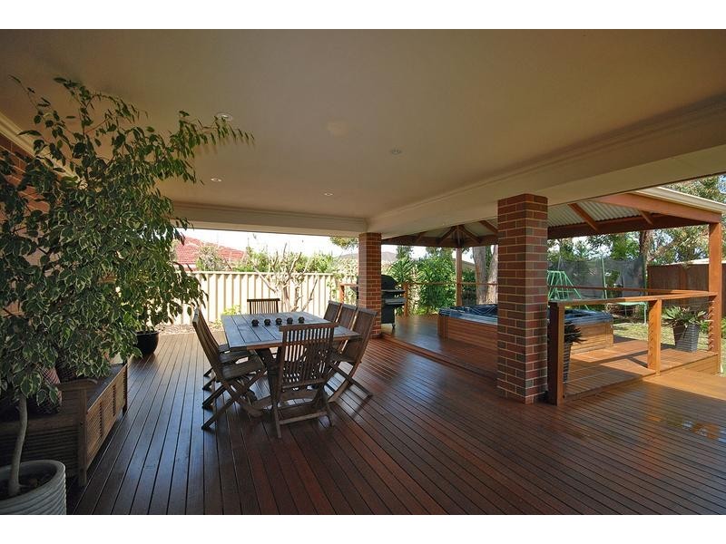 39 Brightlands Circuit, Carramar WA 6031