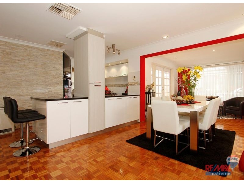 15 Highclere Boulevard, Marangaroo WA 6064