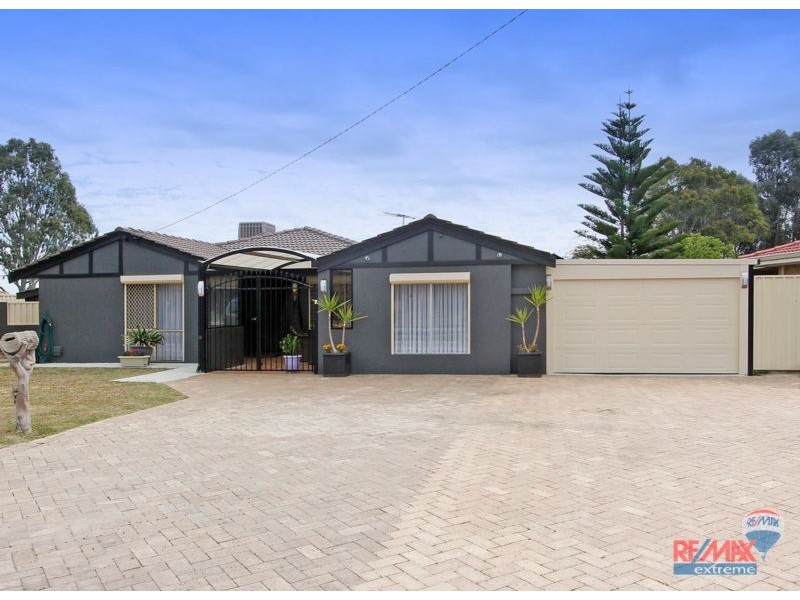 15 Highclere Boulevard, Marangaroo WA 6064