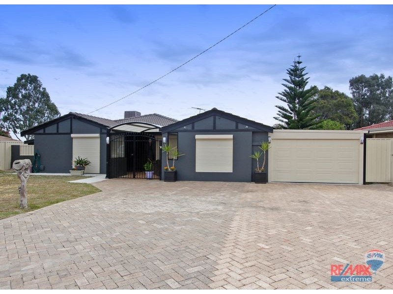 15 Highclere Boulevard, Marangaroo WA 6064