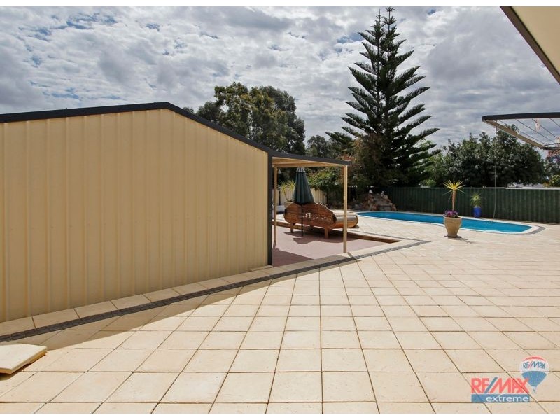 15 Highclere Boulevard, Marangaroo WA 6064