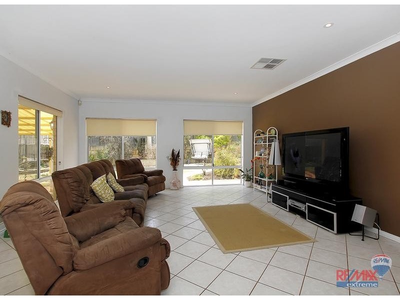 85 Broadbeach Boulevard, Hillarys WA 6025