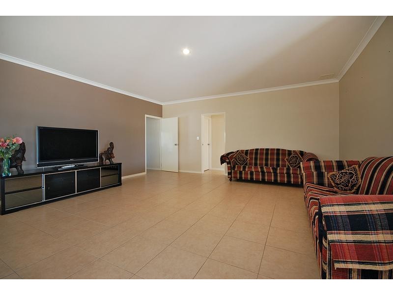 33 Hennessy Drive, Ashby WA 6065