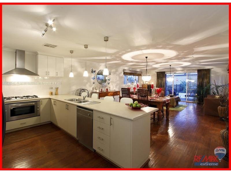 8 Hollyford Parade, Butler WA 6036