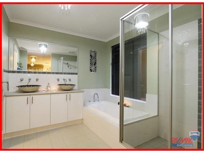 8 Hollyford Parade, Butler WA 6036