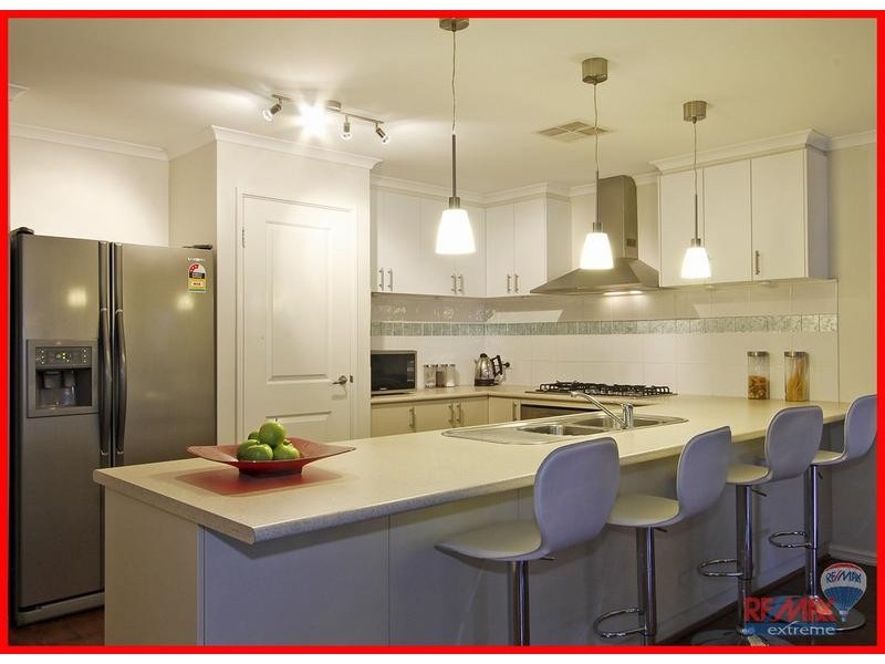 8 Hollyford Parade, Butler WA 6036