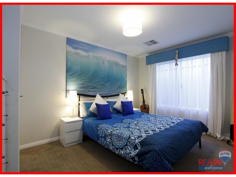 8 Hollyford Parade, Butler WA 6036