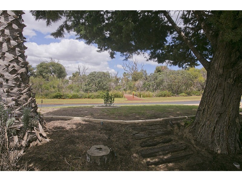 26 Lakevalley Drive, Edgewater WA 6027