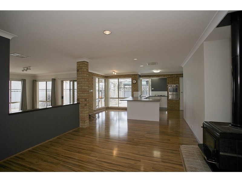 26 Lakevalley Drive, Edgewater WA 6027