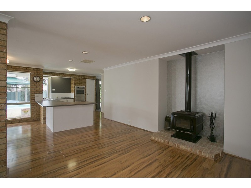 26 Lakevalley Drive, Edgewater WA 6027