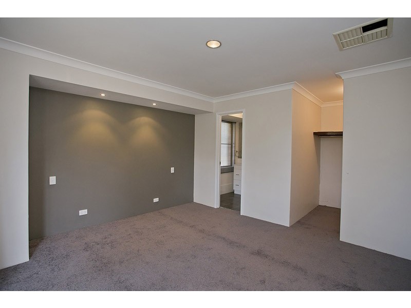 26 Lakevalley Drive, Edgewater WA 6027