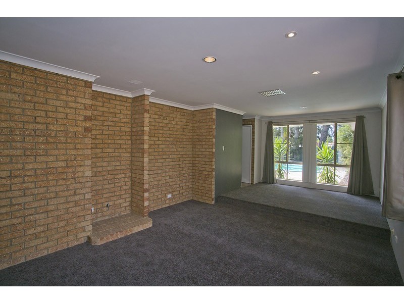 26 Lakevalley Drive, Edgewater WA 6027