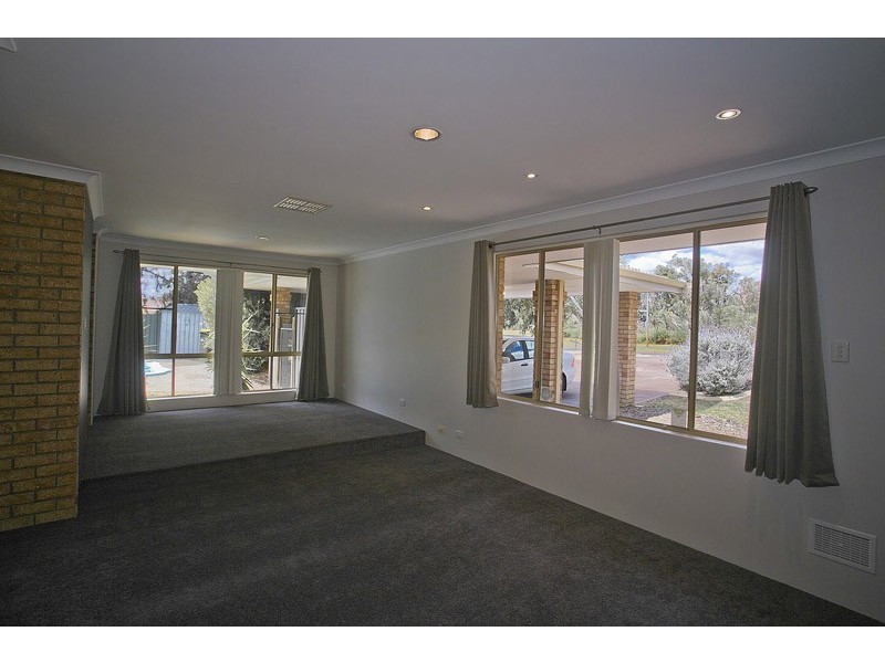 26 Lakevalley Drive, Edgewater WA 6027