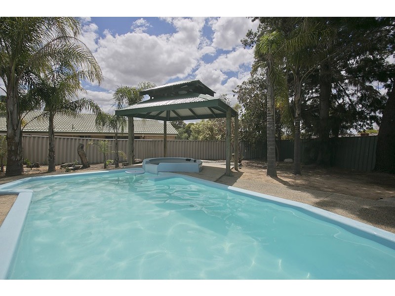 26 Lakevalley Drive, Edgewater WA 6027