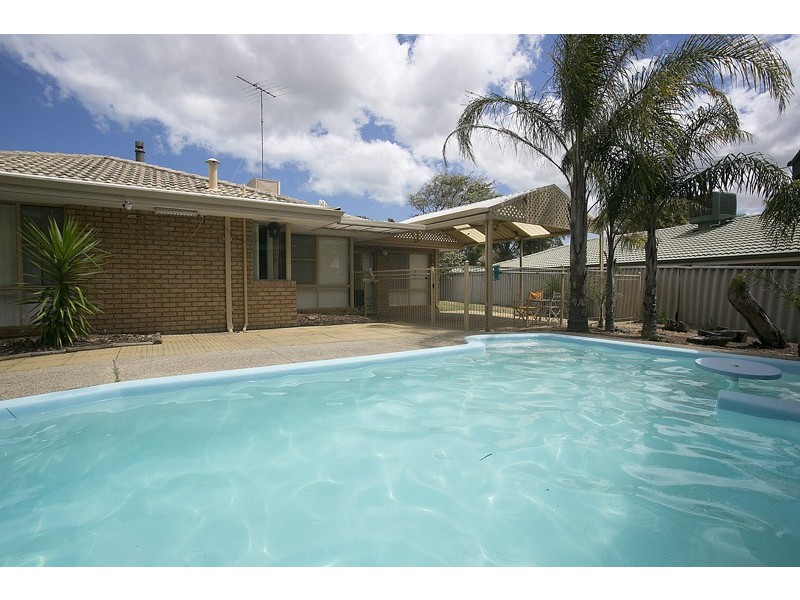 26 Lakevalley Drive, Edgewater WA 6027