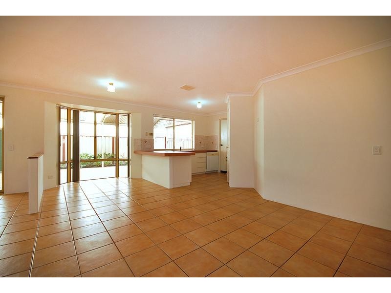 7 Bibbulmun Entrance, Sinagra WA 6065