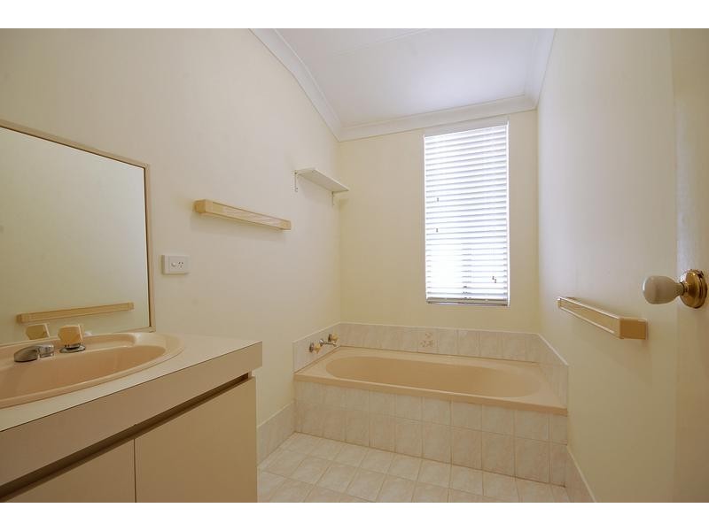 7 Bibbulmun Entrance, Sinagra WA 6065