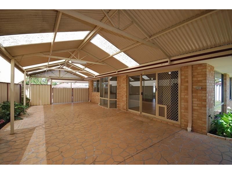 7 Bibbulmun Entrance, Sinagra WA 6065