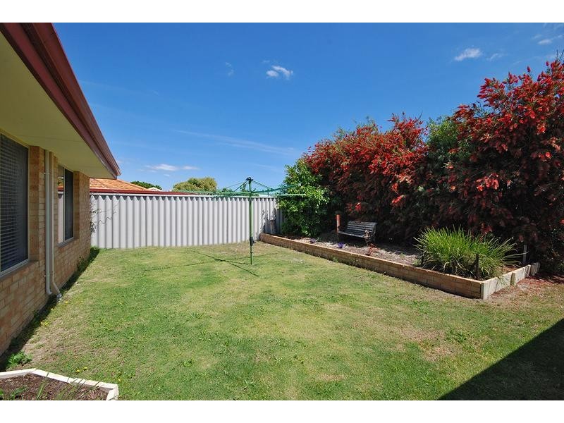 7 Bibbulmun Entrance, Sinagra WA 6065