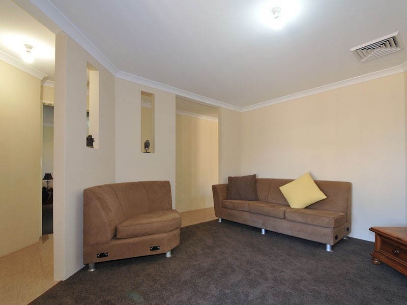 1 Athens Lane, Hocking WA 6065