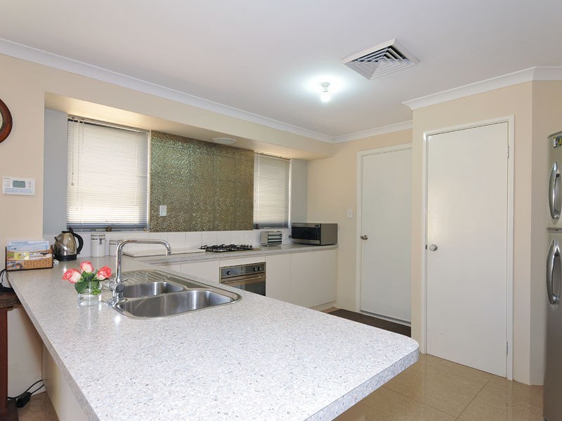 1 Athens Lane, Hocking WA 6065