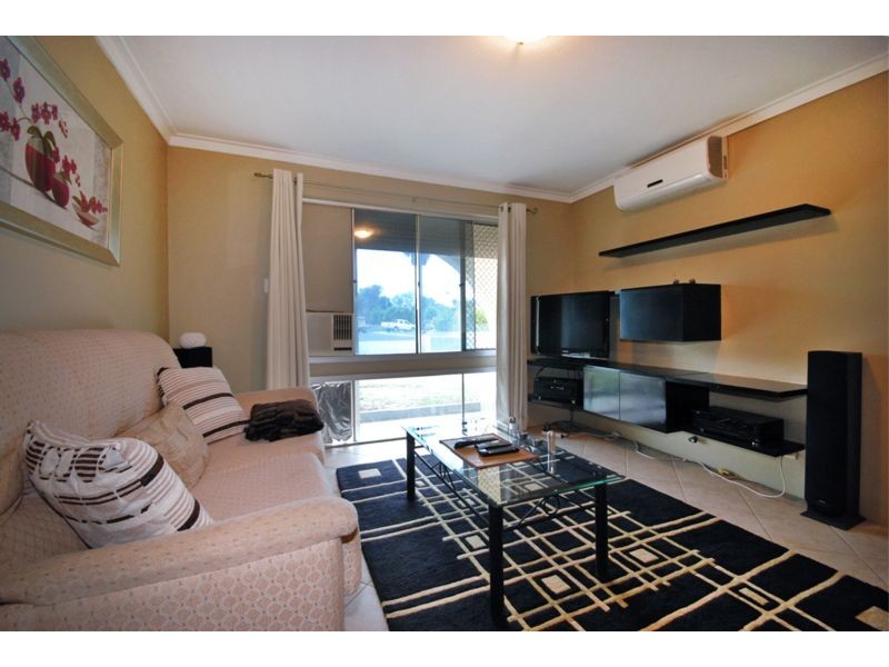 25 Whitfield Drive, Two Rocks WA 6037